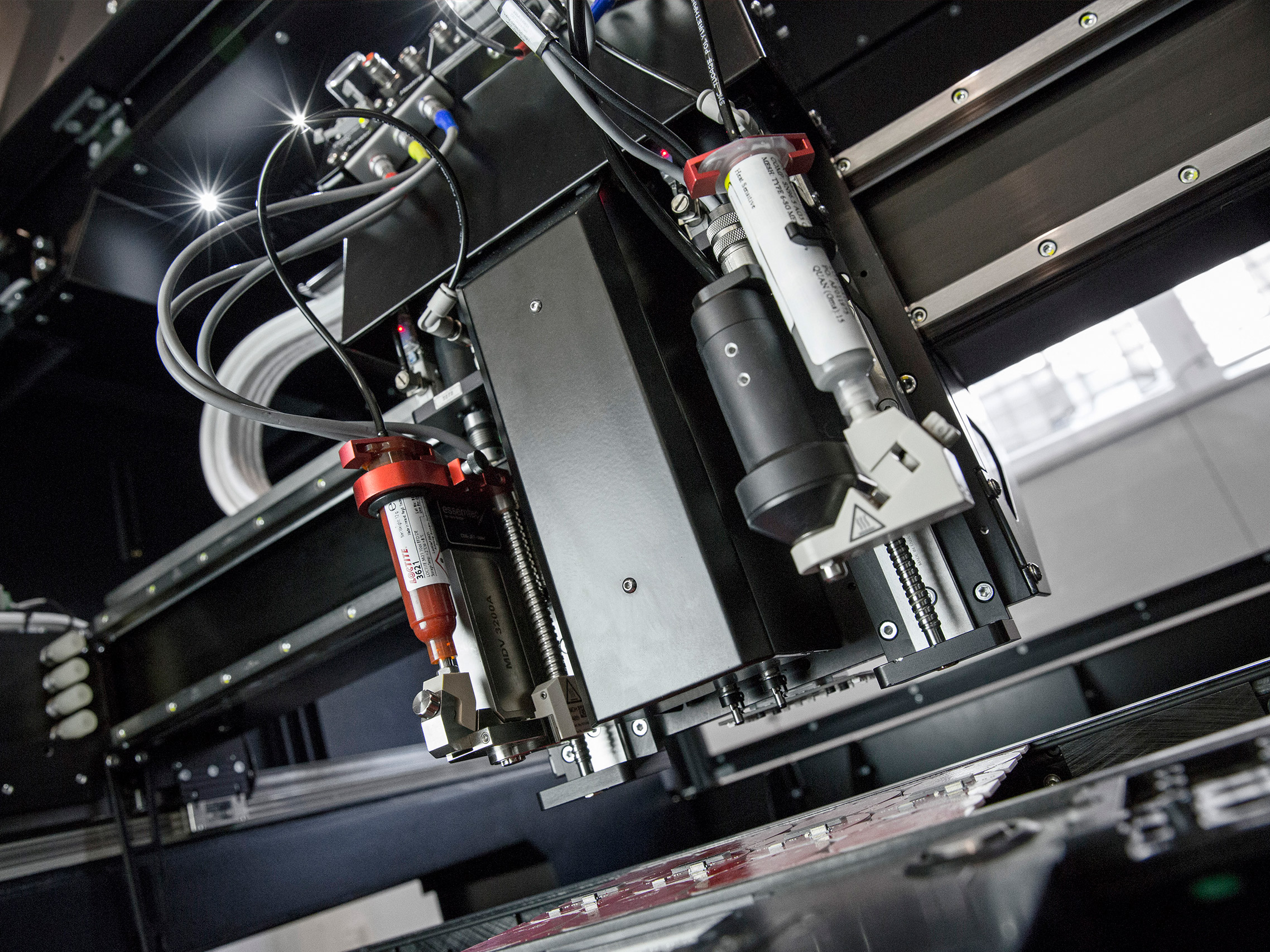 Essemtec-Solder-Paste-Jet-dispensing-1