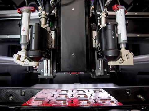 csm_Essemtec-Solder-Paste-Jet-dispensing-4_cd9f49b58f
